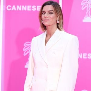 Fauve Hautot en photocall lors du festival "Canneseries 2025" à Cannes, le 28 avril 2025.
© Denis Guignebourg/BestImage