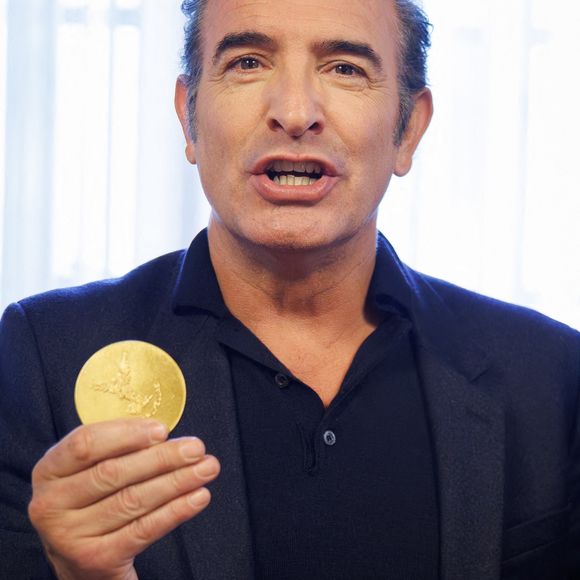 L'acteur français Jean Dujardin photographié lors d'une cérémonie de remise de la médaille de reconnaissance de la Ville de Bruxelles, à Bruxelles, le jeudi 28 novembre 2024. Un hommage au personnage emblématique de Zorro, créé en 1919 et interprété par Jean Dujardin dans une nouvelle série télévisée. Photo by ABACAPRESS.COM