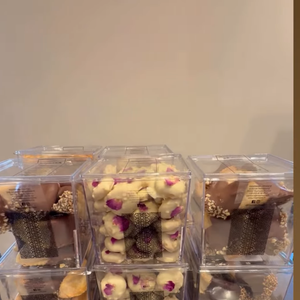 Ses abonnés ont également pu saliver devant les superbes pâtisseries locales qu'elle déguste sur place pour l'occasion.
Laeticia Hallyday en voyage au Maroc pour son anniversaire.