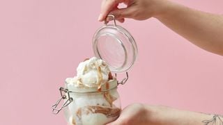 Savourer une glace en été, oui, mais pas n’importe laquelle : ces marques pleines d'additifs et de sucres sont à éviter à tout prix