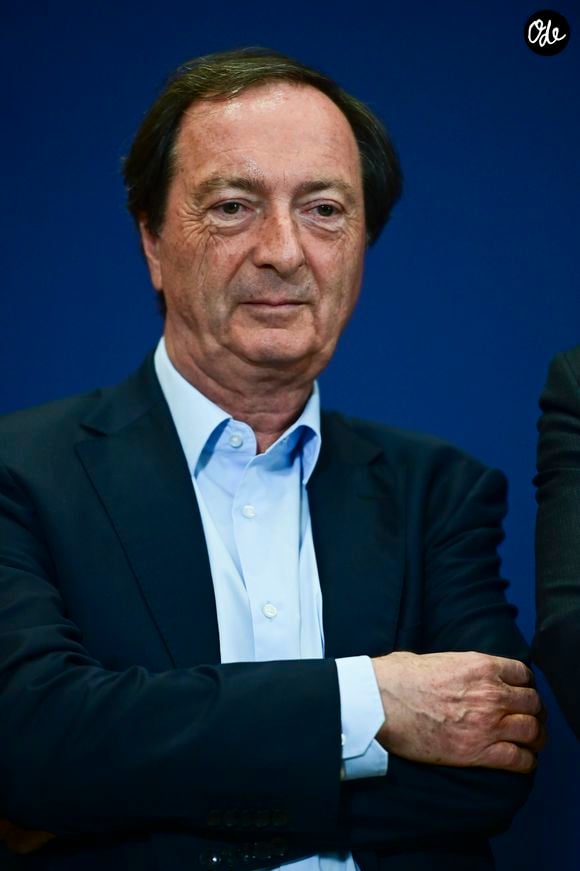 Selon "M le Mag du Monde", il a été acquis en 1966 par Édouard et Hélène Leclerc et s’inscrit dans un vaste domaine boisé structuré autour d’étangs et de jardins. 

Michel Edouard Leclerc - Président du Comité stratégique des Centres E Leclerc - Conférence de presse sur le coronavirus Covid-19 au ministère de l'Économie, le 15 mars 2020.
© JB Autissier / Panoramic / Bestimage