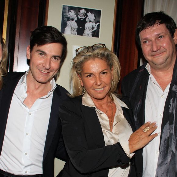 Aurore Morisse, Harold Hessel, Caroline Margeridon, Stéphane Vanhandenhoven - People à la soirée "Signature des écrivains" au Fouquet's à Paris. Le 24 novembre 2021
© Baldini / Bestimage