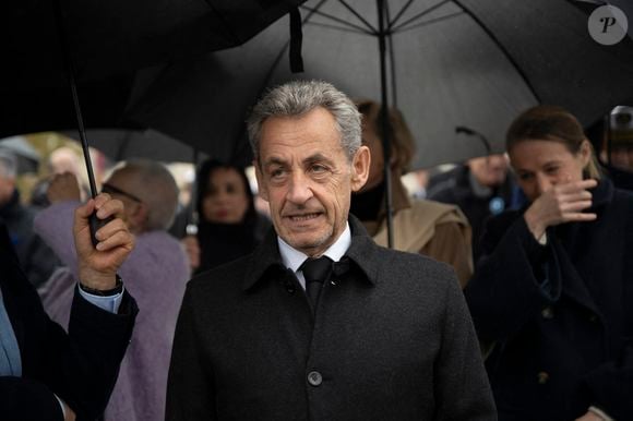 Cela signifie que Nicolas Sarkozy est définitivement condamné 

Le président Emmanuel Macron et les membres du gouvernement lors du dépôt de gerbe à l'Arc de Triomphe à Paris ; commémoration du 106ème anniversaire de l'armistice de 1918.
Le 11 novembre 2024.

© Eliot Blondet / Pool / Bestimage