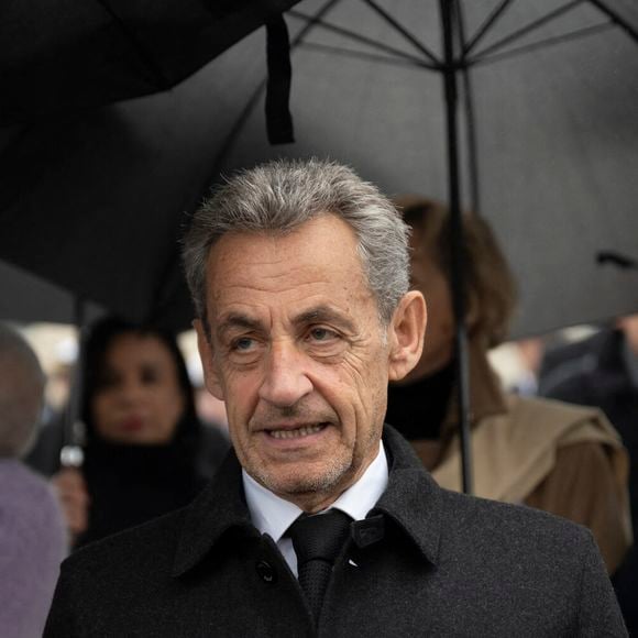 Cela signifie que Nicolas Sarkozy est définitivement condamné 

Le président Emmanuel Macron et les membres du gouvernement lors du dépôt de gerbe à l'Arc de Triomphe à Paris ; commémoration du 106ème anniversaire de l'armistice de 1918.
Le 11 novembre 2024.

© Eliot Blondet / Pool / Bestimage