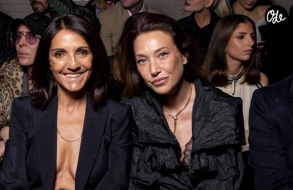 Toni est âgée de 19 ans

Florence Foresti avec sa fille Toni (derrière), Laura Smet - Les célébrités au défilé Jean-Paul Gaultier "Collection Haute Couture Printemps/Eté 2025" lors de la Fashion Week de Paris (PFW), le 29 janvier 2025