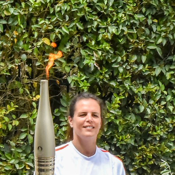 Laure Manadou est la première relayeuse française de la flamme olympique peu de temps après la cérémonie d'allumage sur le site antique d'Olympie. Le 16 avril 2024 ©Intime/Panoramic/Bestimage