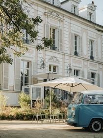 Menu à 80 euros et déco rétro : à deux pas de Paris, l'ancien domaine de cet auteur légendaire transformé en restaurant