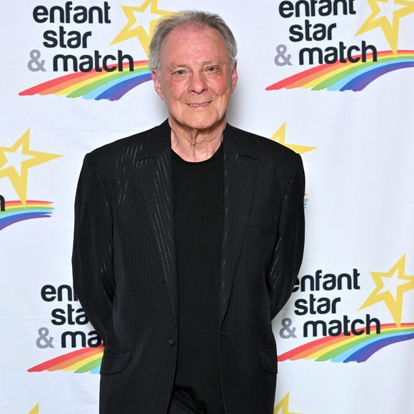 Herbert Léonard durant le dîner de Gala caritatif de l'association Enfant Star et Match à l'hôtel Negresco à Nice, le 8 juin 2024. Fabrice Ravaux, le fondateur et président de l'association, souhaite, avec les bénéfices de cette soirée, financer les installations d'un Rooftop Sportif pour les enfants hospitalisés à l'hôpital Lenval à Nice. Cette terrasse offrira un espace de 200m2 en plein air sécurisée pour des sports adaptés et des moments de répit pour les enfants et leurs familles.
Depuis plus de 15 ans, la mission d’Enfant Star et Match est d'offrir un soutien aux enfants malades en leur donnant l’opportunité de rêver, de s’épanouir et de guérir à travers le sport, la musique et le spectacle. © Bruno Bebert / Bestimage