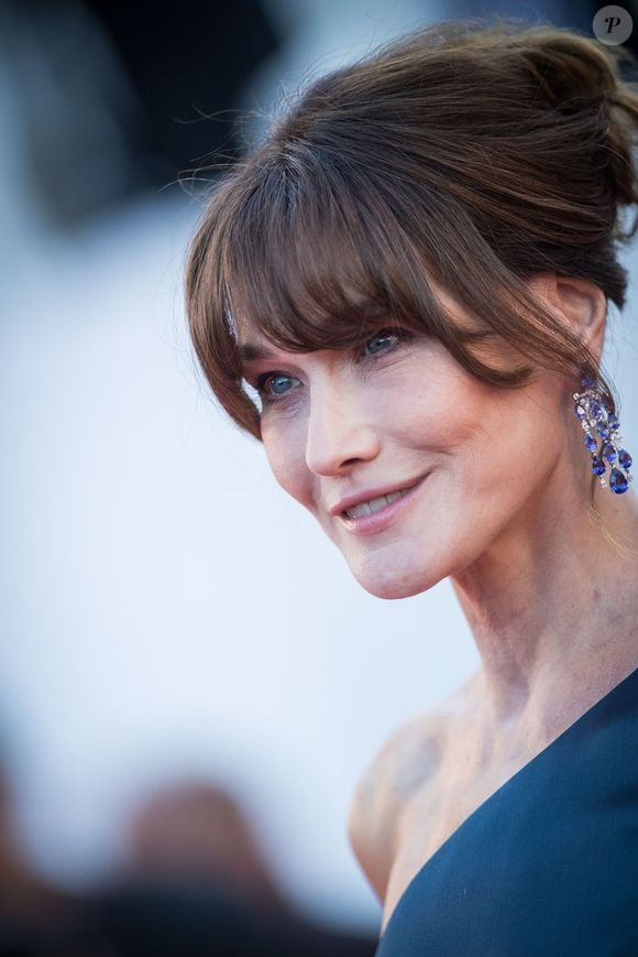 Carla Bruni Sarkozy - Montée des marches du film "Les Misérables" lors du 72ème Festival International du Film de Cannes. Le 15 mai 2019
© Jacovides-Moreau / Bestimage