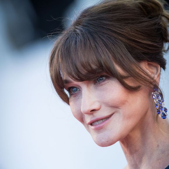 Carla Bruni Sarkozy - Montée des marches du film "Les Misérables" lors du 72ème Festival International du Film de Cannes. Le 15 mai 2019
© Jacovides-Moreau / Bestimage