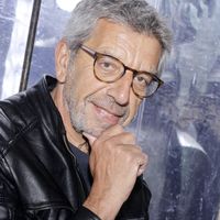 Michel Cymes de retour sur les bancs de l’école, dans un domaine opposé à la santé : "Je n’ai jamais eu une note pareille pendant mes études de médecine"