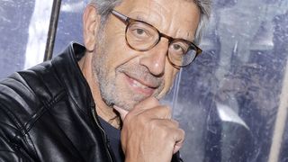 Michel Cymes de retour sur les bancs de l’école, dans un domaine opposé à la santé : "Je n’ai jamais eu une note pareille pendant mes études de médecine"