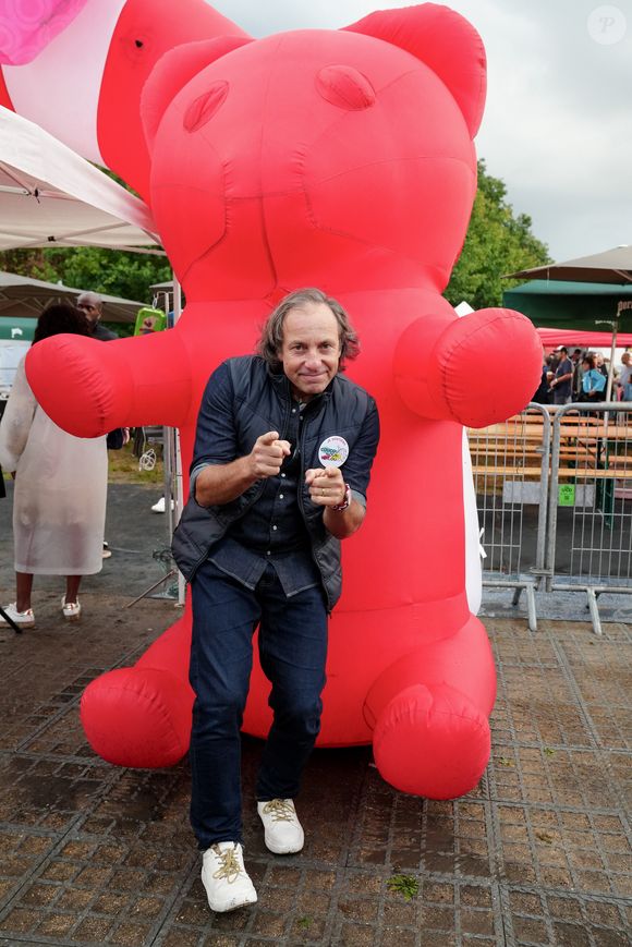 Philippe Candeloro - Inauguration de la 42ème édition de la fête à Neuneu à Paris le 29 août 2025.
© Anne-Sophie Guebey / Bestimage