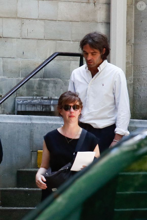 A l'hôpital franco-britannique de Levallois


Exclusif - Louis Giacobetti (fils du défunt et de Carole Bouquet) - Obsèques de Francis Giacobetti à la chapelle Saint Pierre de Neuilly-sur-Seine, France, le 12 juin 2025. © Christophe Clovis/Bestimage