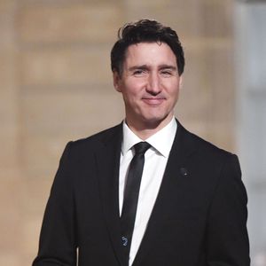 Katy Perry était ravissante dans une robe rouge moulante alors qu'elle tenait la main de l'ancien Premier ministre canadien de 53 ans devant le Crazy Horse à Paris

Justin Trudeau, premier ministre du Canada au palais de l'Elysée pour un dîner de travail  lors du sommet pour l'action sur l'intelligence artificielle à Paris le 10 février 2025.
© Lionel Urman / PsnewZ / Bestimage