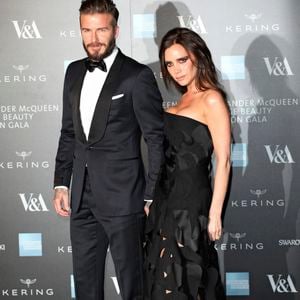 David Beckham et sa femme Victoria Beckham - Photocall du gala "Alexander McQueen : Savage Beauty" au Victoria and Albert Museum à Londres, le 12 mars 2015.
Action Press / Bestimage