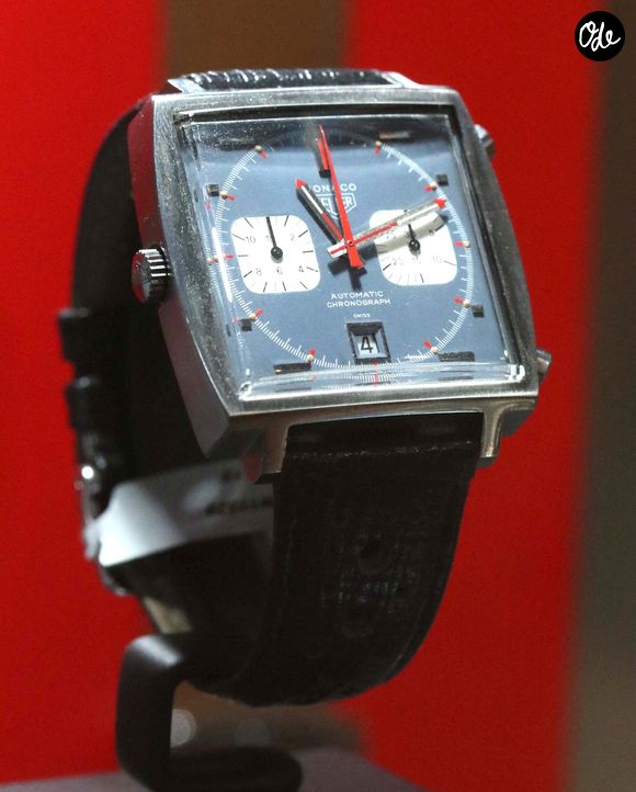 La montre est estimée entre 500 000 et 1 million de dollars.

Le 5 décembre 2024, New York, New York, États-Unis : Steve Mcqueen, rare montre-bracelet chronographe automatique carrée en acier inoxydableen exposition lors de l'avant-première presse d'Important Watches pour les ventes d'objets de luxe de l'automne 2024 de Sothebyâ€™s New York qui s'est tenue à Sotheby's™s New York. (Image de crédit : © Nancy Kaszerman/ZUMA Press Wire)