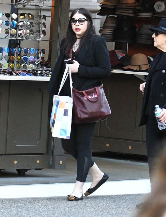 Exclusif - Michelle Trachtenberg fait du shopping avec sa mère Lana Trachtenberg à The Grove à Los Angeles, le 30 novembre 2016 © FAMEFLYNET / BESTIMAGE