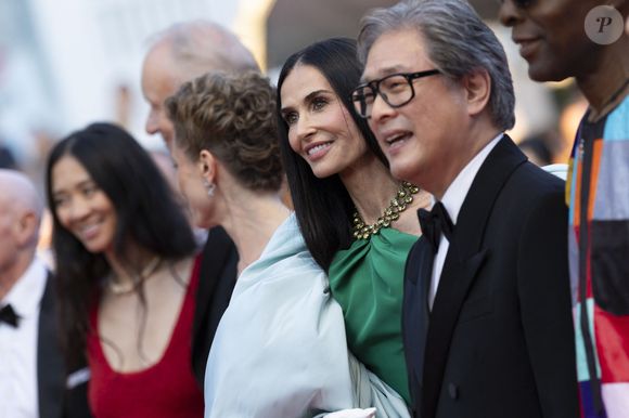 Demi Moore, Park Chan-wook - Montée des marches pour la cérémonie de clôture du 79ème Festival International du Film de Cannes, le 23 mai 2026. © Olivier Borde / Bestimage