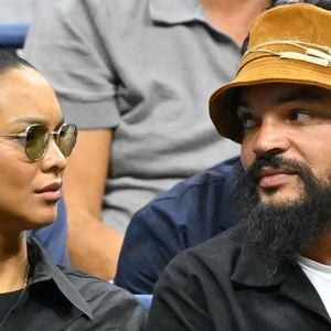 Joakim Noah et sa femme Lais Ribeiro - dans les tribunes du tournoi de Tennis de l'US Open à New York le 4 septembre 2024. (Chryslene Caillaud / Panoramic / Bestimage)