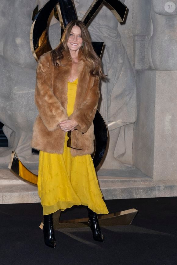 L'événement a eu lieu lundi 29 septembre. 
Carla Bruni Sarkozy – Photocall du Défilé de mode Saint Laurent  Collection Printemps-Été 2026 dans le cadre de la Fashion Week de Paris, France, le 29 septembre 2025.
 
© Olivier Borde / Bestimage