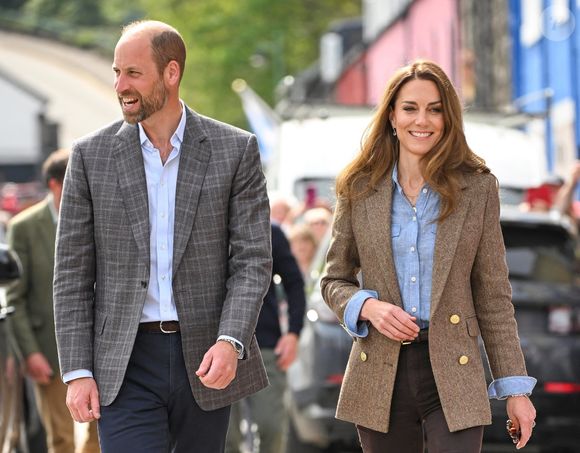 Le prince William, prince de Galles, et Catherine (Kate) Middleton, princesse de Galles, duc et duchesse de Rothesay, visitent la ville de Tobermory en Ecosse, Royaume Uni, le 29 avril 2025. © Backgrid UK/Bestimage