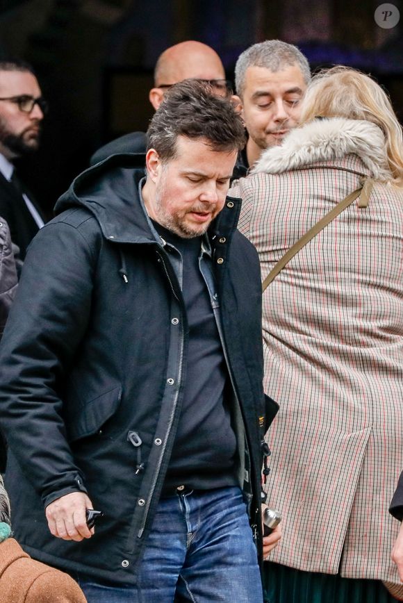 Ali Baddou et Nicolas Demorand - Obsèques de Sébastien Demorand à la Coupole du crématorium du cimetière du Père-Lachaise à Paris, France, le 31 janvier 2020.  AGENCE / BESTIMAGE