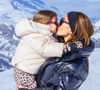 Sur la Toile, la grande amie d'Amel Bent et Diam's met souvent à l'honneur son incroyable clan. Mais manifestement, ses nuits souvent souvent agitées à cause de sa fille cadette...
Vitaa immortalisée avec sa fille Noa - (Capture d'écran Instagram - février 2025)