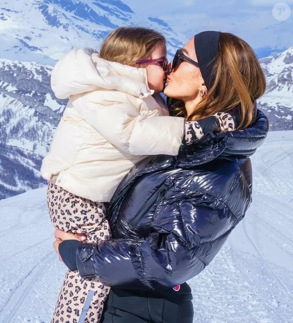 Sur la Toile, la grande amie d'Amel Bent et Diam's met souvent à l'honneur son incroyable clan. Mais manifestement, ses nuits souvent souvent agitées à cause de sa fille cadette...

Vitaa immortalisée avec sa fille Noa - (Capture d'écran Instagram - février 2025)