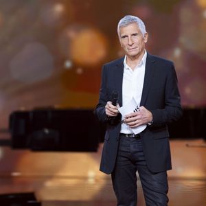 Exclusif - Nagui sur le plateau de l’émission “Unis pour Mayotte” diffusée en direct sur France 2, qui a permis de récolter plus de 5 millions de dons le 17 décembre 2024.


© Pierre Perusseau / Bestimage