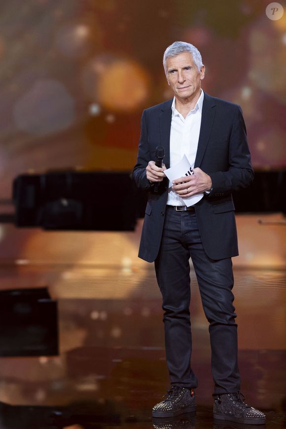 Exclusif - Nagui sur le plateau de l’émission “Unis pour Mayotte” diffusée en direct sur France 2, qui a permis de récolter plus de 5 millions de dons le 17 décembre 2024.


© Pierre Perusseau / Bestimage