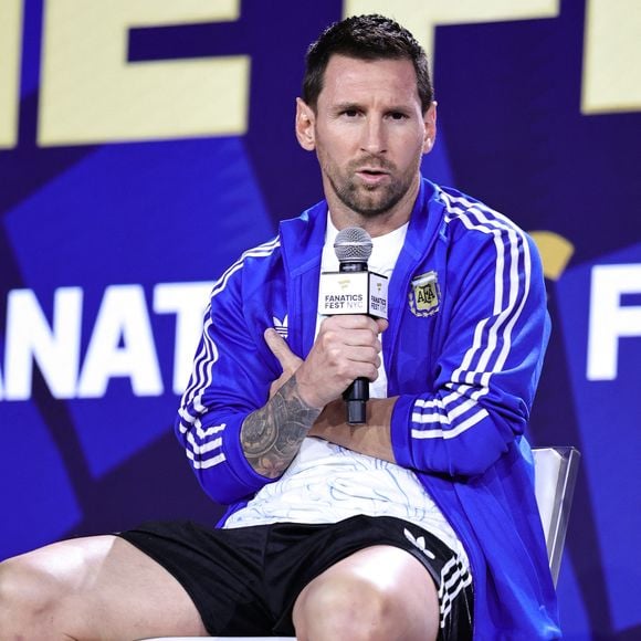 17 juillet 2026, New York (États-Unis). Lionel Messi, capitaine de l'équipe d'Argentine, lors d'une conférence de presse spéciale organisée par la FIFA en marge de la finale de la Coupe du monde, à l'occasion du Fanatics Fest, au Jacob Javits Center, à New York. (Credit Image: © Jess Stiles/ZUMA Press Wire)