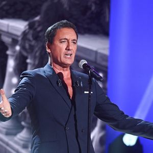 "J'ai essayé d'être présent, mais je n'ai pas pu", a-t-il confié avec une certaine frustration.

Dany Brillant - Enregistrement de l'émission "Vivement dimanche spéciale Paris", au studio Rive Gauche, présentée par M. Drucker le 16 septembre 2026 avec une diffusion sur France 3 le 20/09/2026. © Guillaume Gaffiot/Bestimage