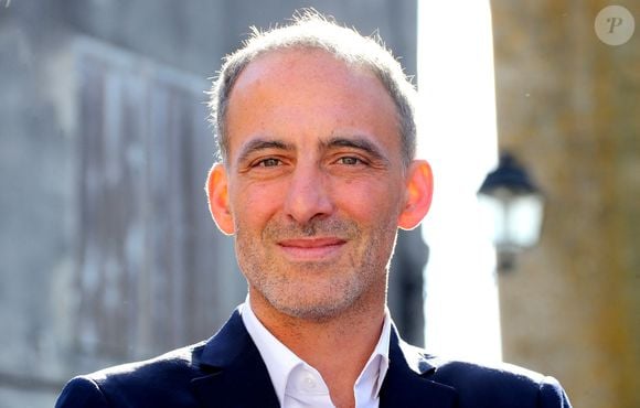 Raphaël Glucksmann, coprésident de Place Publique, lors de la clôture de la deuxième édition des réunions de Place Publique à La Réole en Gironde le 5 octobre 2025.

© Patrick Bernard / Bestimage