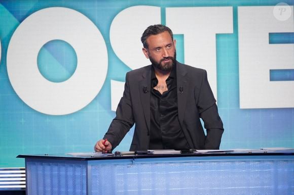 L'animateur réplique en direct 

Exclusif - Cyril Hanouna, sur le plateau de l’émission « TPMP » présentée par C.Hanouna et diffusée en direct sur Youtube et sur toutes les box exceptée Bouygues (SFR, FREE, MyCanal etc), Paris, France, le 03 mars 2025. © Jack Tribeca / Bestimage