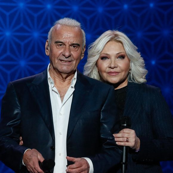 Depuis trente ans, Michel Fugain et sa femme, Sanda, partagent leur bonheur dans une charmante maison en Corse.

Exclusif - Michel Fugain et sa femme Sanda à  l'enregistrement de l'émission "La Boîte à Secrets N°19" dans les studios de la Cité du Cinéma à Saint-Denis. © Christophe Clovis / Bestimage