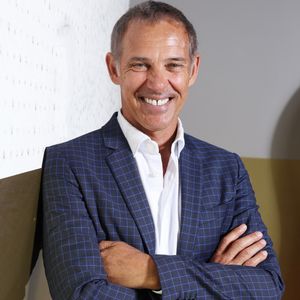 Paul Belmondo lors d'une séance photo au Festival du Cinéma Francais et de la gastronomie d'Aix-Les-Bains, France, le 6 juin 2025. © Denis Guignebourg/Bestimage