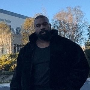 Exclusif - Kanye West agresse une photographe en train de le filmer à Los Angeles