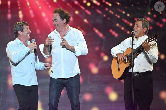 Les Chevaliers du Fiel et Chico et les Gypsies lors de l'enregistrement de l'émission "Le grand concert des régions : ici c'est le Sud", présentée par L.Luyat et L.Thilleman et diffusée le 28 février sur France 3. © Bruno Bebert / Bestimage