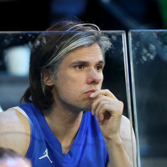 Orelsan - Les célébrités en tribunes pendant l'épreuve de basketball de Demi-Finale opposant les Etats-Unis à la Serbie lors des Jeux Olympiques de Paris 2024 (JO) à l'Arena Bercy, à Paris, France, le 8 août 2024. © Jacovides-Perusseau/Bestimage