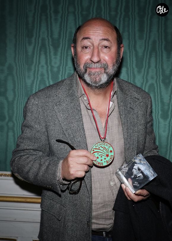 Exclusif - Kad Merad (nouveau membre de l'académie) lors de la remise des prix de l'académie Alphonse Allais à paris le 18 novembre 2025 dans les salons d'honneur de la SACD. © Denis Guignebourg / Bestimage