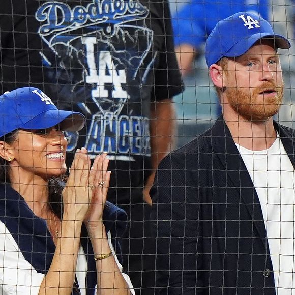 Le couple est accusé de donner une mauvaise image aux Etats-Unis

Le prince Harry et Meghan Markle regardent pendant la septième manche du quatrième match des séries mondiales de baseball de la MLB entre les Dodgers de Los Angeles et les Blue Jays de Toronto à Los Angeles, le mardi 28 octobre 2025. The Canadian Press/ABACAPRESS.COM//Frank Gunn