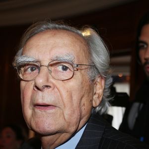 Regroupée en 24 cartons, l'anthologie de cette très riche vie professionnelle repose désormais à l'Imec (Institut mémoires de l'édition contemporaine).
Bernard Pivot - Jean-Paul Dubois remporte le prix Goncourt pour son livre "Tous les hommes n'habitent pas le monde de la même façon" au restaurant Drouant à Paris le 4 novembre 2019. © Jonathan Rebboah/Panoramic/Bestimage