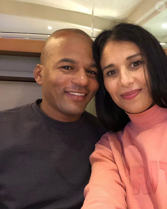 Habillée en noir avec des habits amples, impossible de savoir si la candidate du programme de M6 a déjà un babybump ou non mais l'inscription sur la vidéo semble être très claire 

La famille Jean Zephirin (candidats de "Familles nombreuses, la vie en XXL") sur Instagram