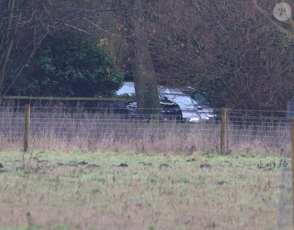 Andrew Mountbatten Windsor arrêté à son domicile de Sandringham, le jour de son 66ème anniversaire, pour soupçons de "faute dans l'exercice de fonctions officielles" dans le cadre de l'affaire Epstein, le 19 février 2026. L'ex prince fait l'objet d'une enquête pour ses liens avec le défunt pédocriminel, avec qui il aurait partagé des documents confidentiels du gouvernement.
Mirrorpix / Bestimage