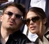 Antoine Dupont et Iris Mittenaere s'offrent une pause luxueuse. 

Antoine Dupont et sa compagne Iris Mittenaere en tribunes lors de la finale messieurs des Internationaux de France de Tennis de Roland Garros 2025 (jour 15), à Paris, France © Cyril Moreau/Bestimage