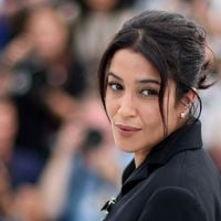 Leila Bekhti : A Cannes, elle ressuscite une pièce mode des années 1950 portée par Brigitte Bardot et Audrey Hepburn !