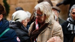 Michel Barnier, Pierre Jean-Chalençon, Edouard Balladur... Les personnalités réunies à Paris pour saluer la mémoire d'Alain Pompidou aux côtés de sa veuve