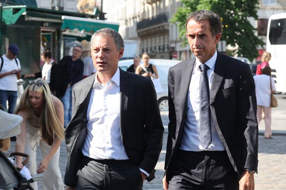 Marc-Olivier Fogiel, Alexandre Bompard - Arrivées aux obsèques de Philippe Labro en l'église de Saint-Germain-des-Prés à Paris le 13 juin 2025. © Dominique Jacovides - Christophe Clovis / Bestimage