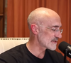Selon une réflexion attribuée à Arthur Brooks, les personnes les plus heureuses seraient celles qui restent curieuses et ouvertes aux nouvelles expériences.

Arthur Brooks sur Youtube